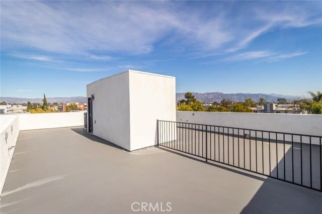 Building Photo - 5130 Riverton Ave