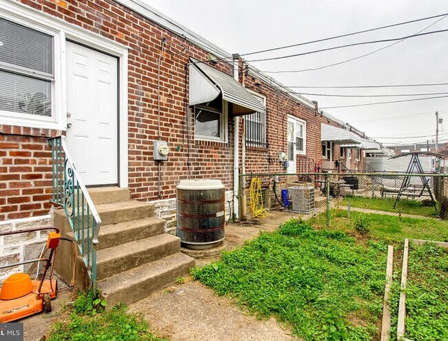 Building Photo - 4133 Lawndale St