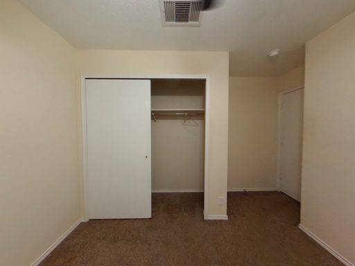 Building Photo - Immaculate 3/2 Rental-Close to Everything-...