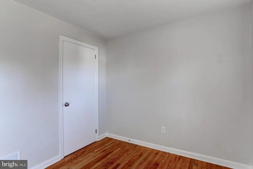 Bedroom 2 - 2360 Sycamore Rd