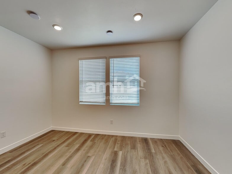 Building Photo - 7405 S Paseo Monte de Oro