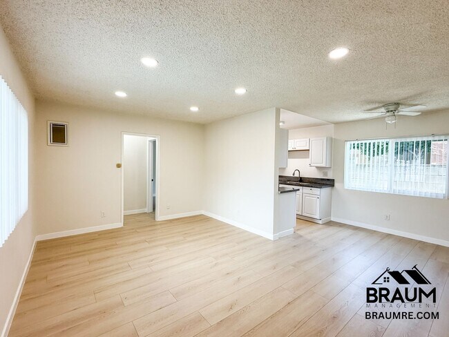 Building Photo - 6336 Tujunga Ave