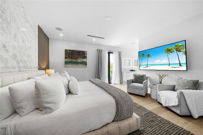 Building Photo - 550 NW 42nd St