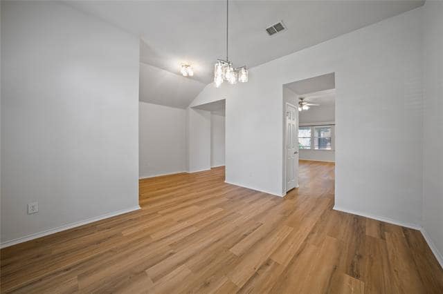 Building Photo - 3904 Oakhurst Ln