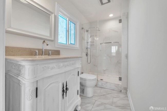 Building Photo - 80 Corona St