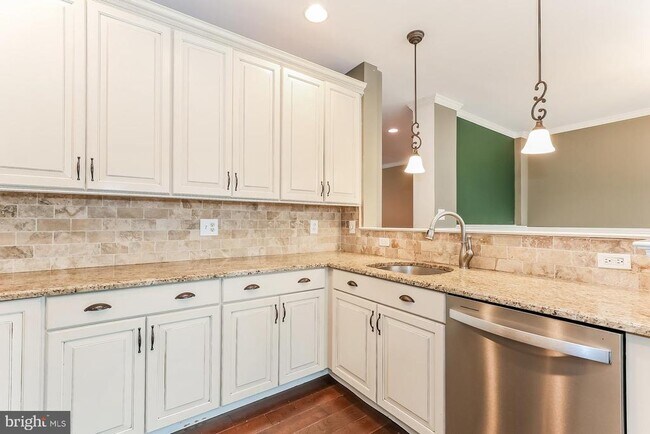 Building Photo - 53 Malsbury St