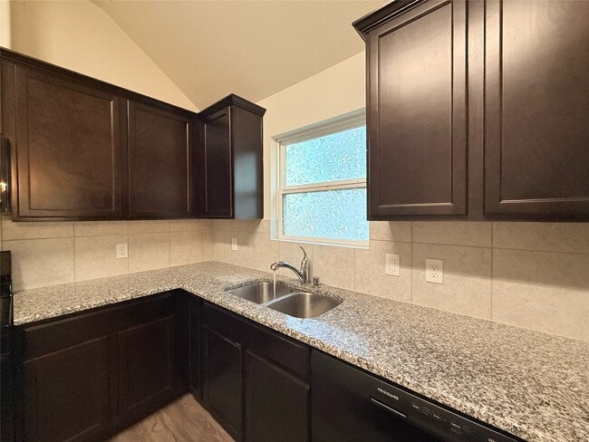 Building Photo - 15515 Islandview Ln