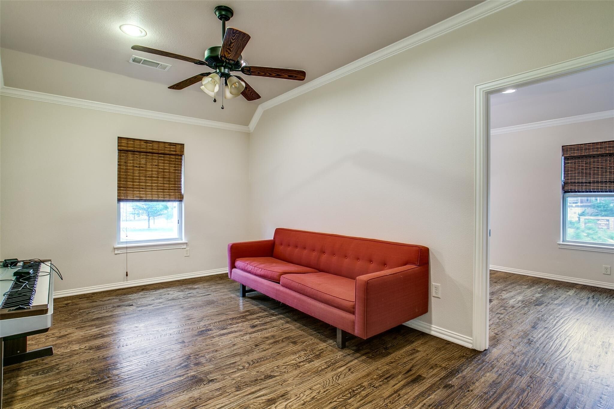 Building Photo - 1805 Castle Ct