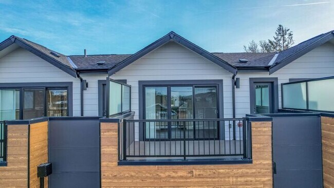 Building Photo - Stunning Brand-New Ballard Townhome with Air Conditioning