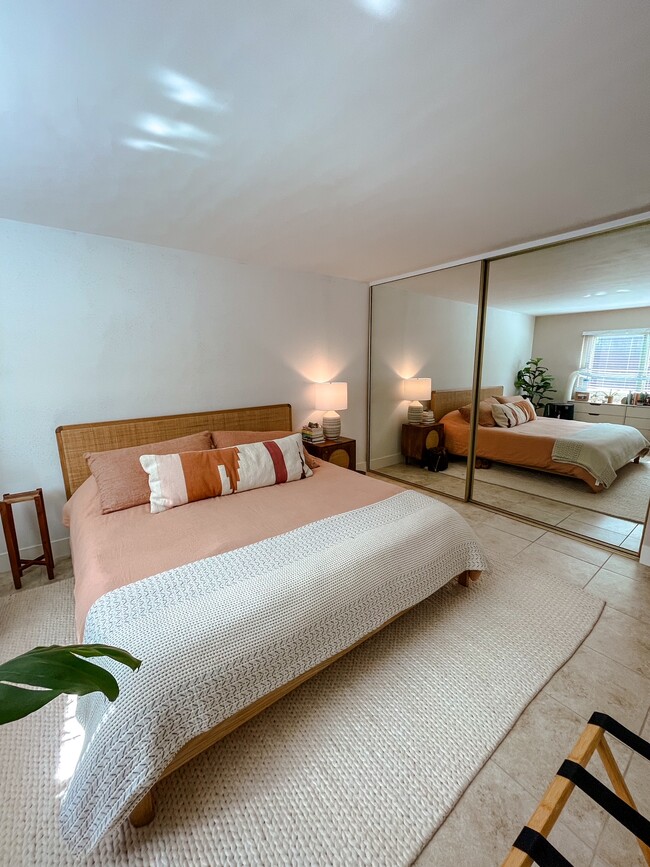 Building Photo - 155 Rosebay Dr