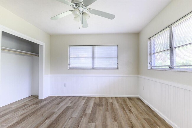 Building Photo - 1214 Ansin St