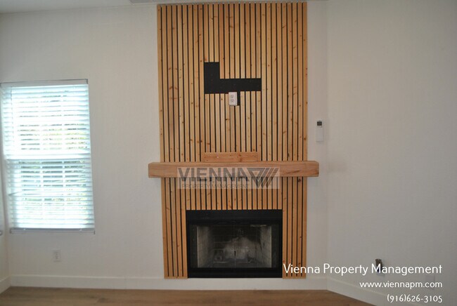 Building Photo - 102 Beachcomber Dr E
