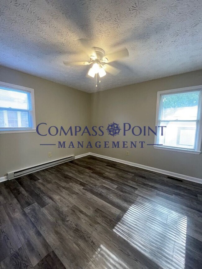 Building Photo - Newly Renovated Just For You!