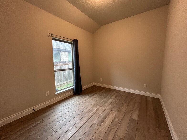 Building Photo - 14081 May Mist