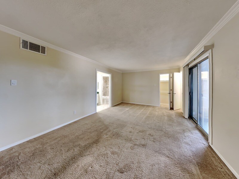 Building Photo - 2907 Shelby Ave