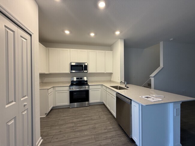 Building Photo - 14428 NW 164th Rd