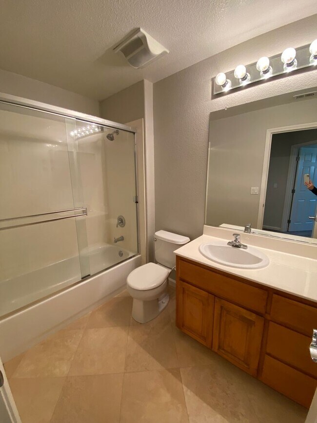 Building Photo - 4057 Crandall Cir