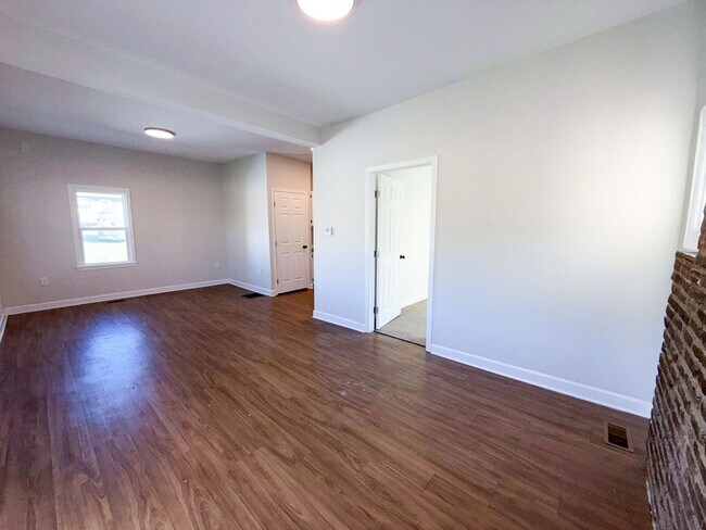 Building Photo - Charming Cape Cod in Columbus | 3BR, Updat...