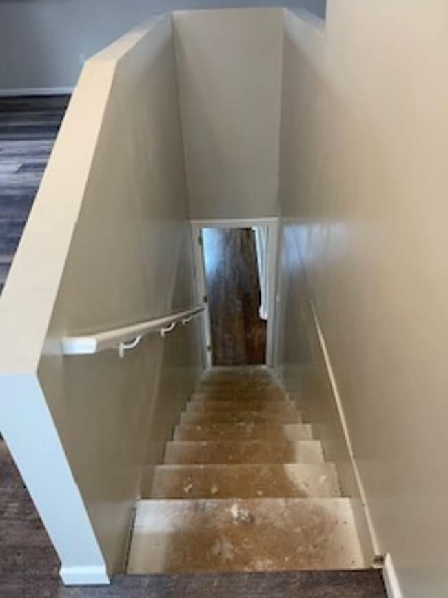 Building Photo - 3 bed 1 bath bungelow in Harper Woods with attached garage and basement