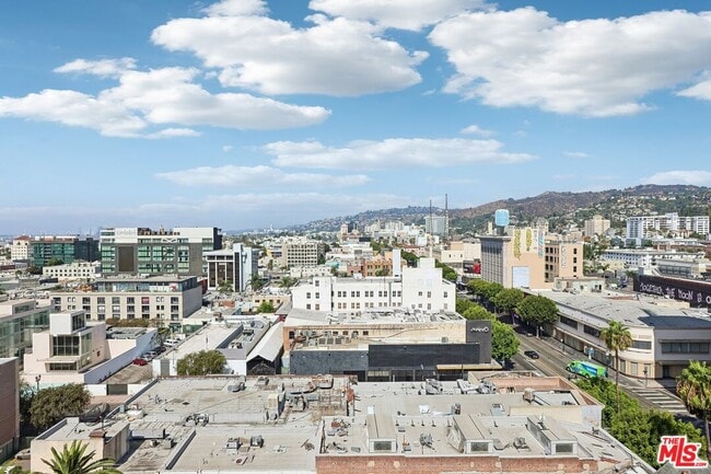Building Photo - 1645 Vine St