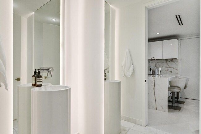 Building Photo - 10203 Collins Ave
