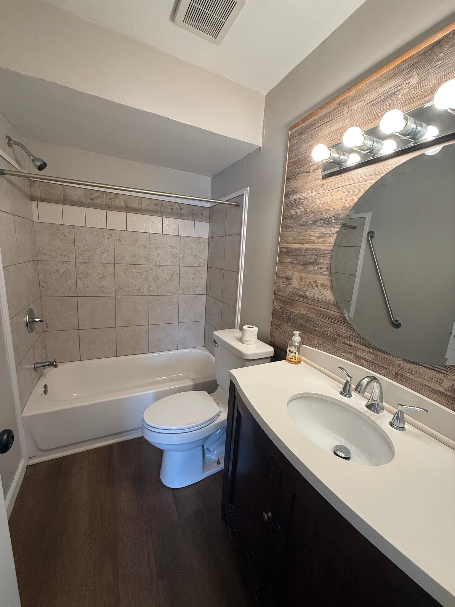 Building Photo - 10749 S Dixie Hwy