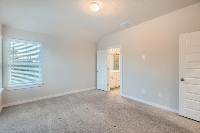 Building Photo - 105 Appleberry Ln