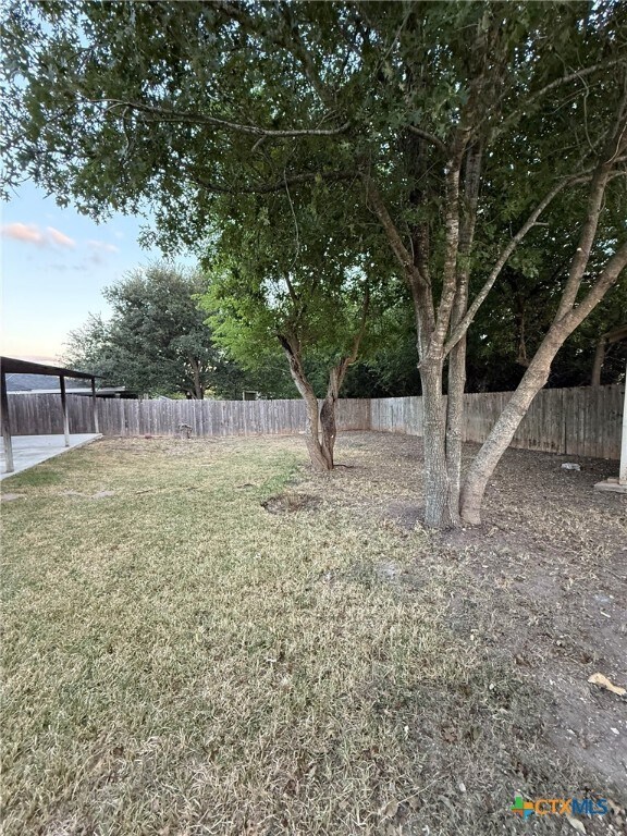 Building Photo - 2421 Hancock Dr