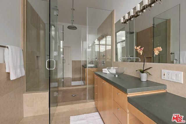 Building Photo - 1406 1/2 North Kenter Avenue, Los Angeles,...