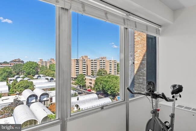 Building Photo - 1301 Delaware Ave SW