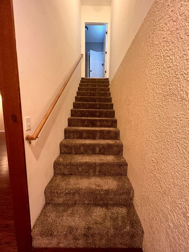 Building Photo - Bright 2 Bed / 2 Bath Basement Apartment with Garage Access – Driggs, ID