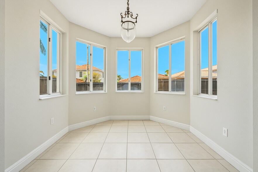 Building Photo - 15386 SW 21st Ln