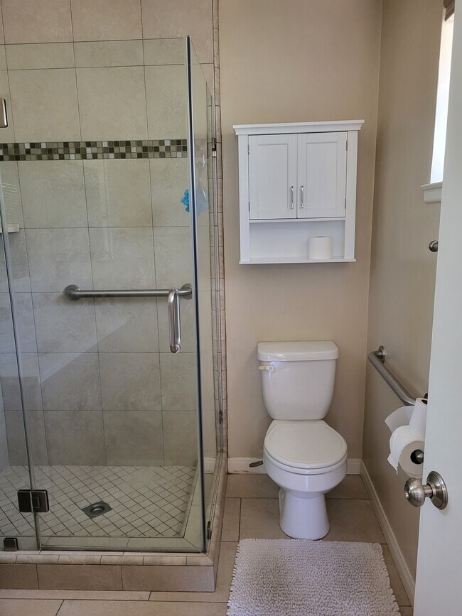 Building Photo - 5182 Jay St