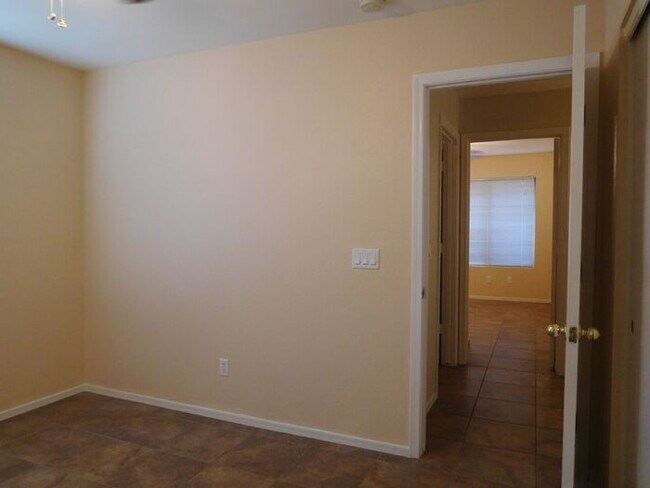 Building Photo - Lovely 4-bedroom, 2-bathroom home located ...