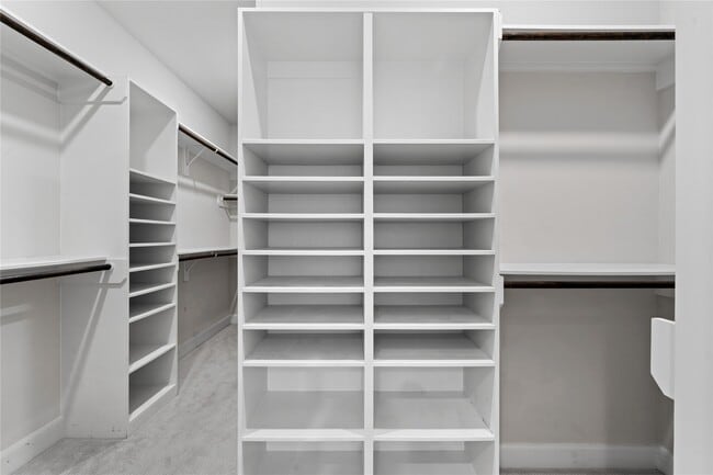 Building Photo - 1013 W 17th St