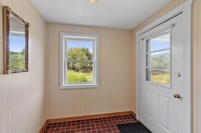 Building Photo - 370 Harwood Ave