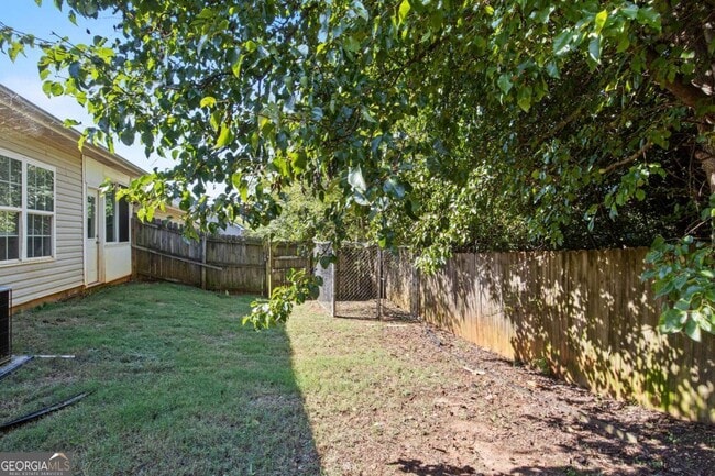 Building Photo - 935 City Park Dr