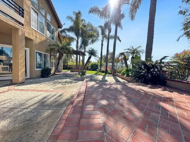 Building Photo - Beautiful Marina Hills Home!