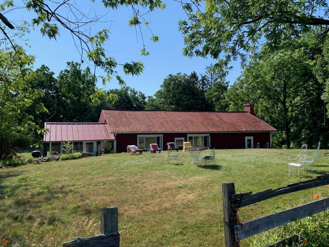 Building Photo - 36 Willowdale Farm Rd