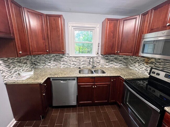 Building Photo - 119 Westridge Dr