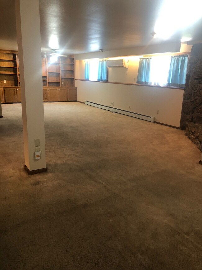 Building Photo - 1390 Adriel Drive