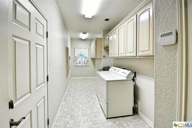 Building Photo - 2725 Diamond Trail