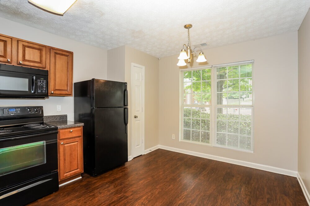 Building Photo - 5621 Union Pointe Dr