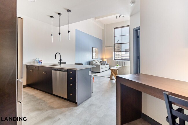 Building Photo - 55 Elm St