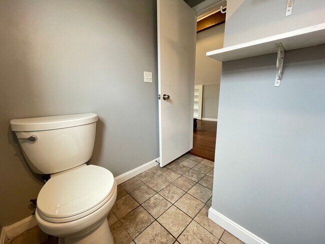 Building Photo - 37 Grove St