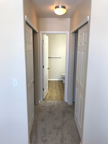 Building Photo - Beautiful 2BD/2BA Luxury Town Home! AVAIL 8/14