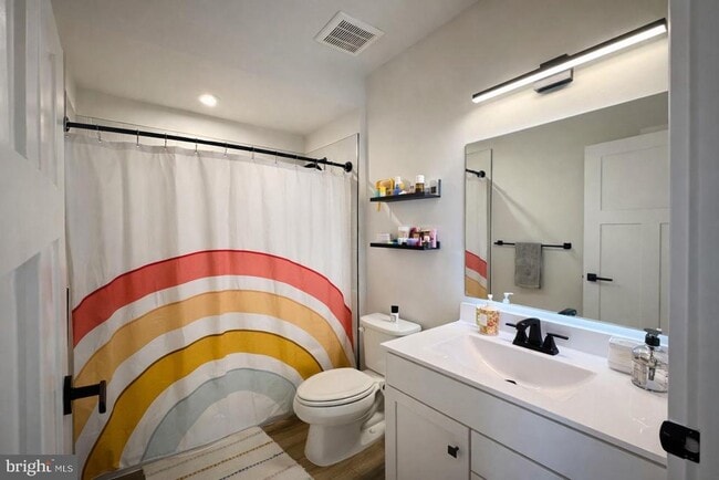 Building Photo - 134 Smt Pt Blvd