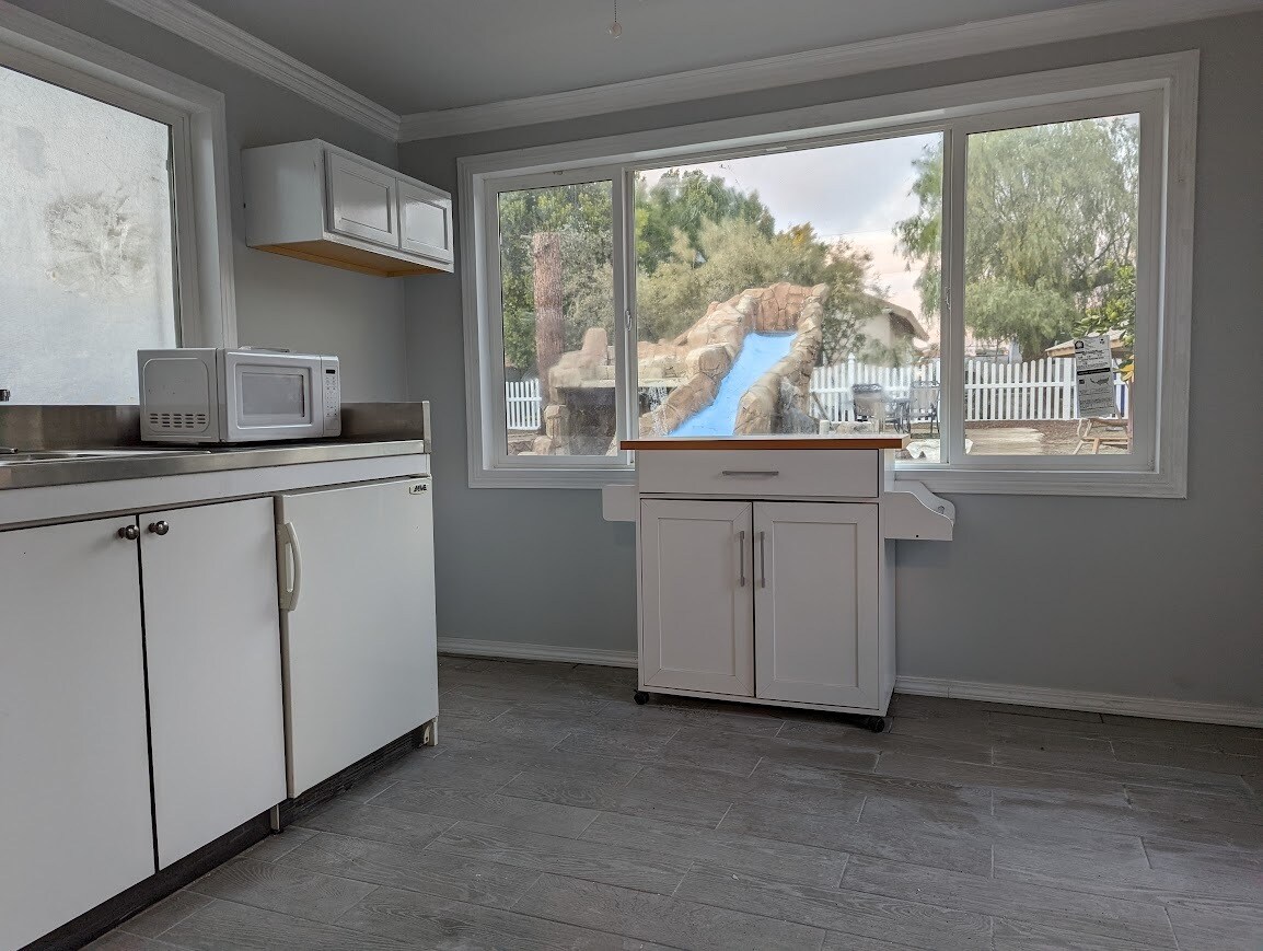 Building Photo - 13690 Westward Dr