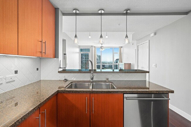 Building Photo - 325 Seventh Ave