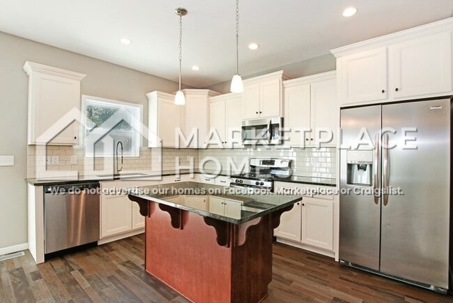 Building Photo - 3738 Byram Cir
